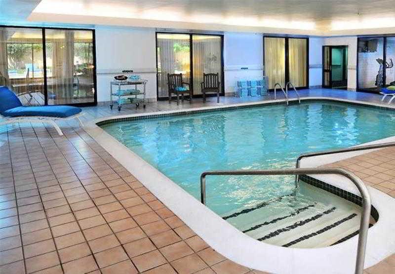 Courtyard By Marriott Oklahoma City Northwest Exterior photo